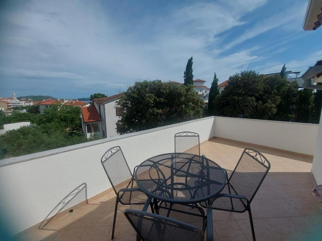 Apartments With A Parking Space Pakostane, Biograd - 22375 Bagian luar foto