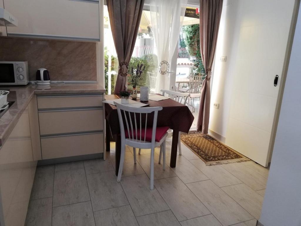 Apartments With A Parking Space Pakostane, Biograd - 22375 Bagian luar foto