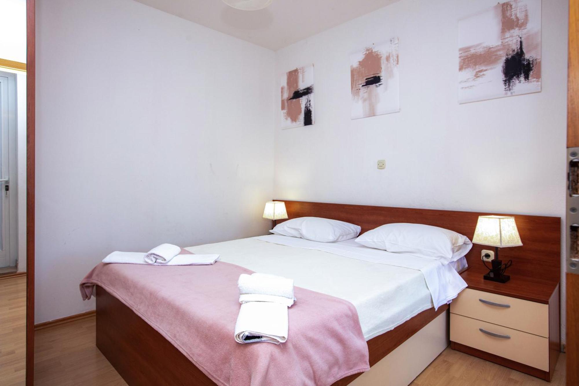 Apartments With A Parking Space Pakostane, Biograd - 22375 Bagian luar foto